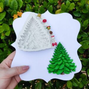 Árvore de Natal com acessórios