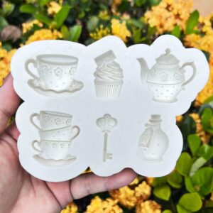 Apliques Alice no país das maravilhas 1