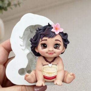 Moana Baby sentada
