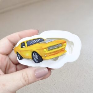 Carro Hotwells amarelo