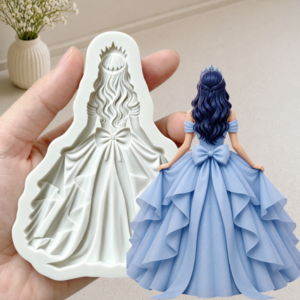 Princesa realista em pé